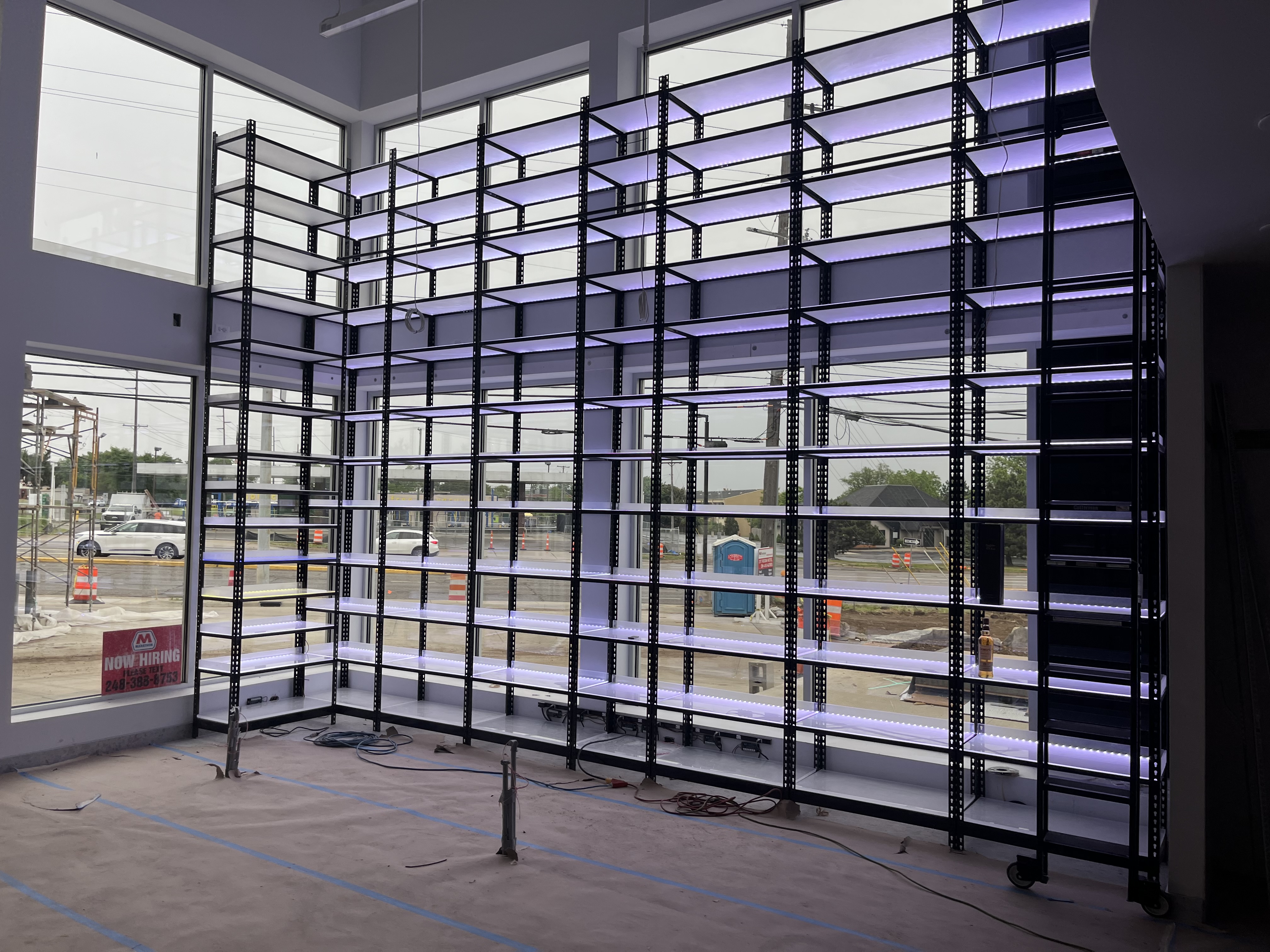 Full perimeter liquor wall installation